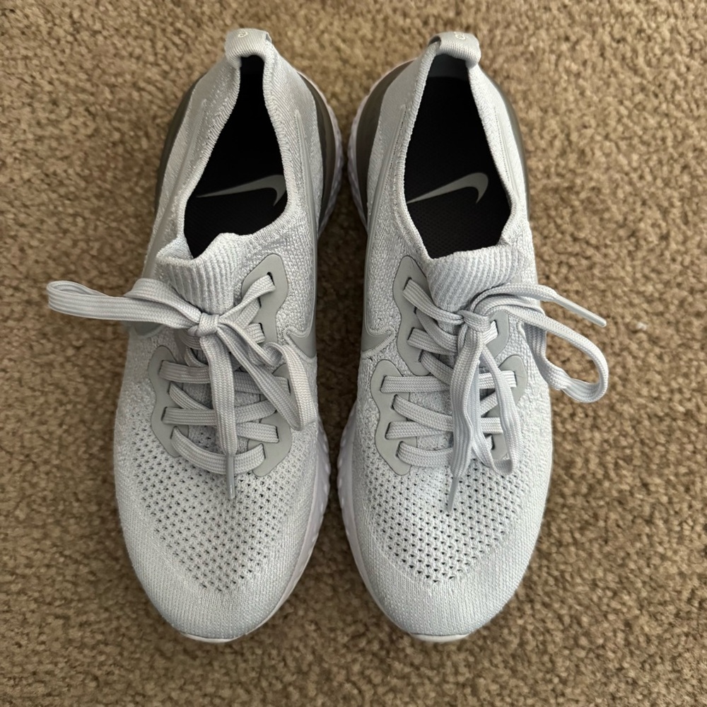 NIKE epic react flyknit running shoes - Picture 3 of 8